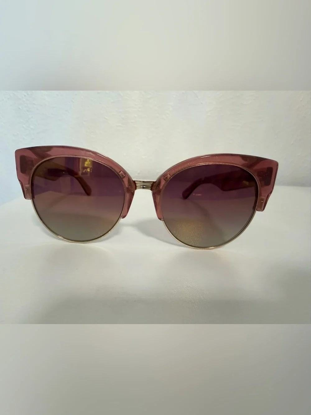 Diff Eyewear Pink Frame with Purple Gradient Lenses Sunglasses